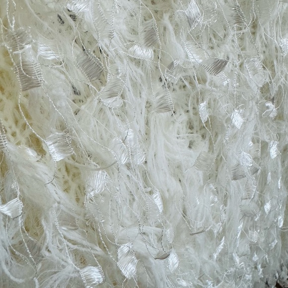 Beautiful sweater - Picture 2 of 2